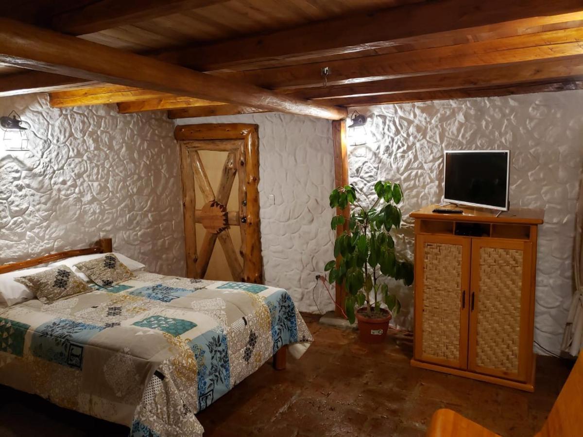 Atallaro Hospedaje Otavalo Esterno foto