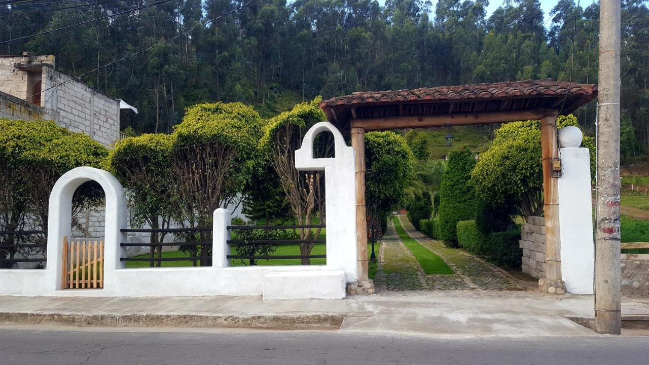 Atallaro Hospedaje Otavalo Esterno foto